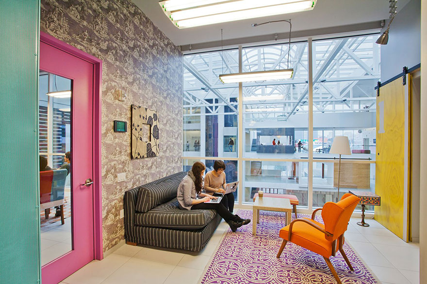 Desain Kantor Paling Keren di Dunia - Desain kantor keren - Airbnb 02