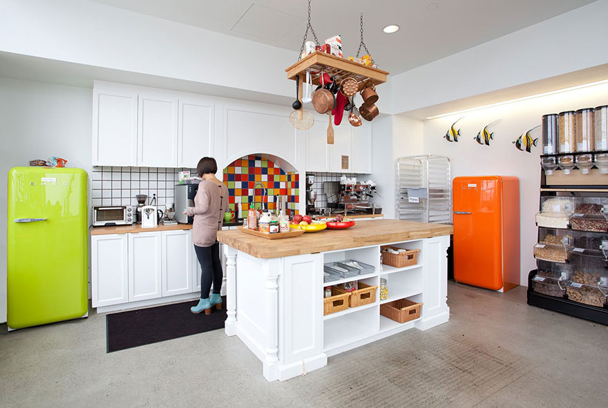 Desain Kantor Paling Keren di Dunia - Desain kantor keren - Airbnb 03