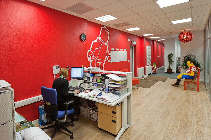 Desain Kantor Paling Keren di Dunia - Desain kantor keren - Lego 05