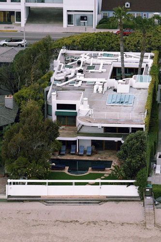 Bruce Willis' sprawling Malibu pad 2004