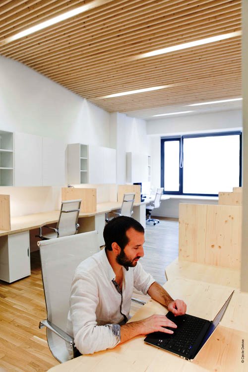Kontraktor Karawang Jasa Perawatan Gedung dan Kantor - Clean modern office - michael menuet-8