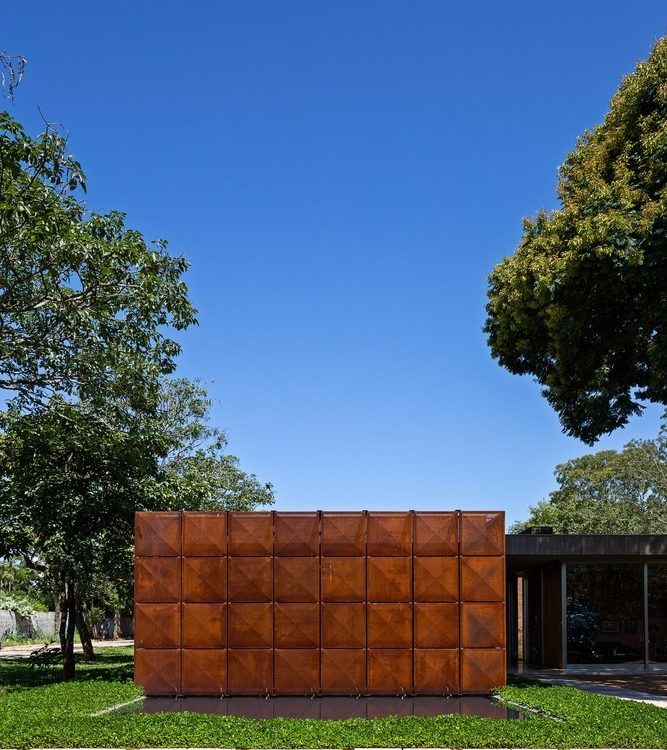 Residential Projects with Metal Facades and Structures