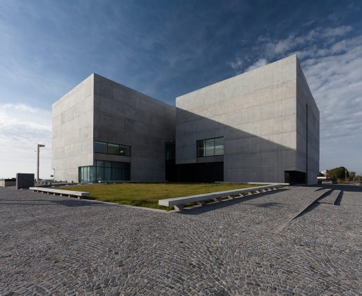 Amazing details using concrete in buildings