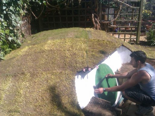 Several steps and Pics about How to Make Your Own Hobbit House