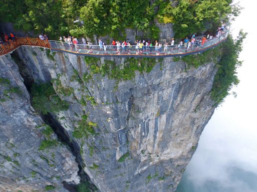 4,600 ft Glass Walking Will Make You Terrifying