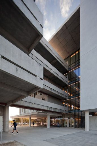 Amazing details using concrete in buildings