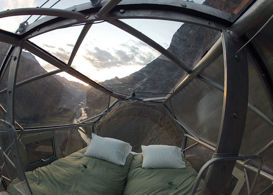 400-feet Sleeping Capsules over Peru’s Sacred Valley