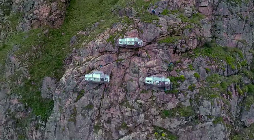 400-feet Sleeping Capsules over Peru’s Sacred Valley