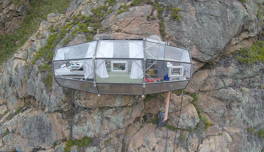 400-feet Sleeping Capsules over Peru’s Sacred Valley