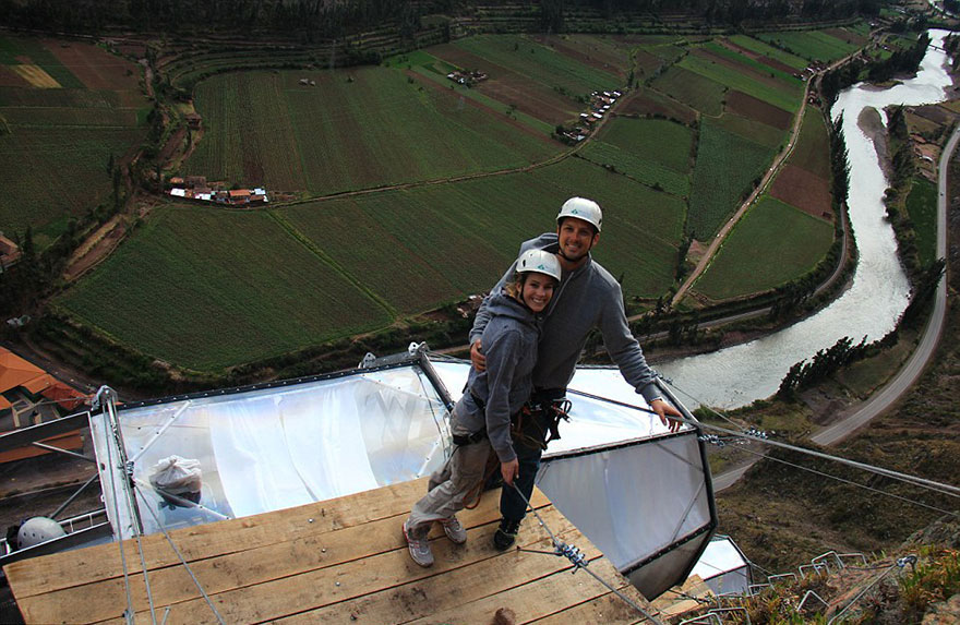 400-feet Sleeping Capsules over Peru’s Sacred Valley