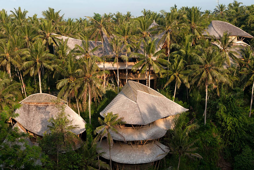 Amazing Pictures of a Bamboo House in Bali