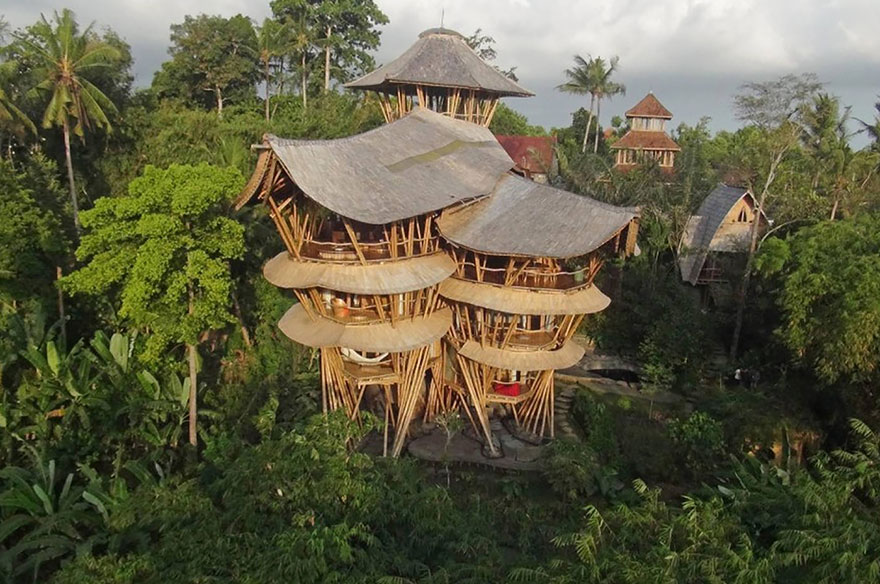 Amazing Pictures of a Bamboo House in Bali