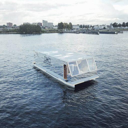 Penginapan Terapung dengan Arsitektur Modern