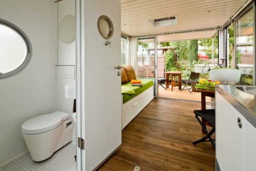 Penginapan Terapung dengan Arsitektur Modern