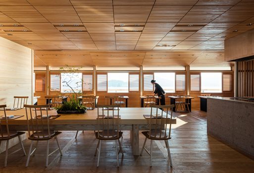 Penginapan Terapung dengan Arsitektur Modern