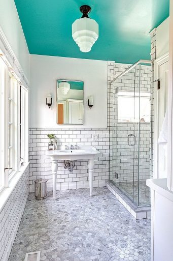 Interior Kamar Mandi Dengan Warna Elegan yang Ngetren
