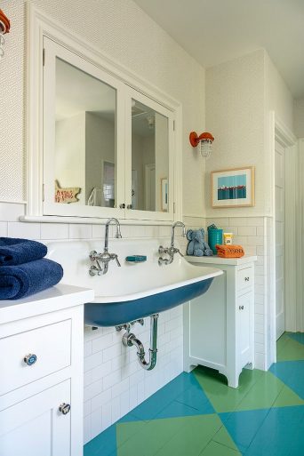 Interior Kamar Mandi Dengan Warna Elegan yang Ngetren