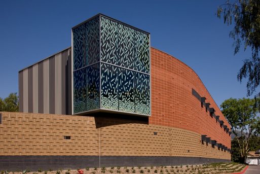Gedung dengan Blok Beton
