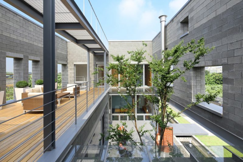 Gedung dengan Blok Beton