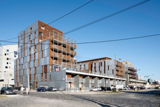 Eksterior Berbungkus Aluminium Reflektif