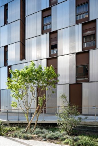 Eksterior Berbungkus Aluminium Reflektif