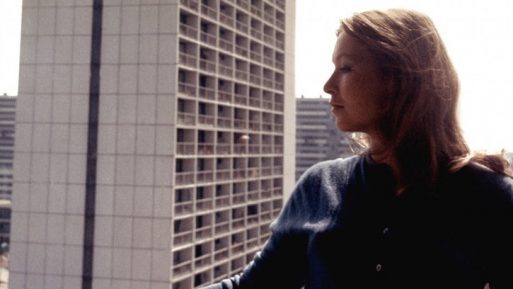 Arsitektur Modern dikritik melalui film bioskop