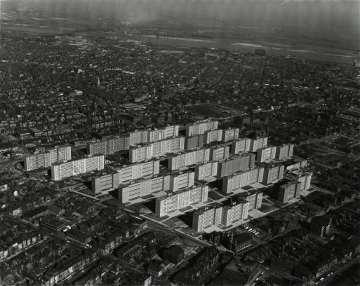 Arsitektur Modern dikritik melalui film bioskop