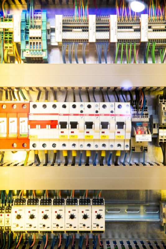 pekerjaan electrical installation