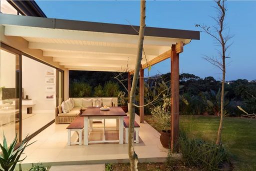 Contoh Teras Beton dengan Desain yang Indah