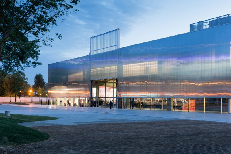 proyek arsitektur landmark oleh OMA