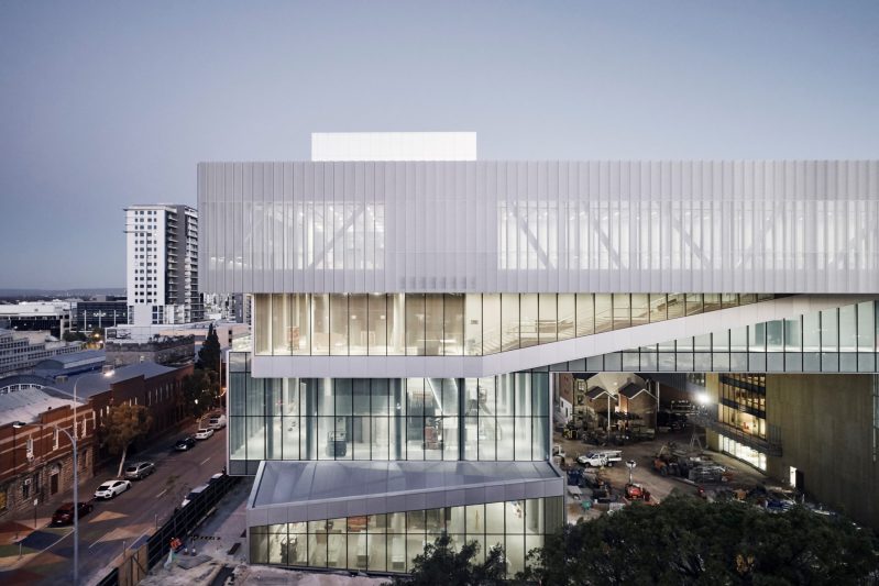 proyek arsitektur landmark oleh OMA