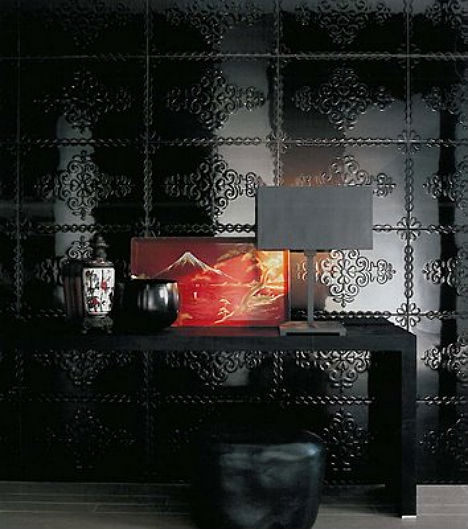 Interior Gelap yang Dramatis