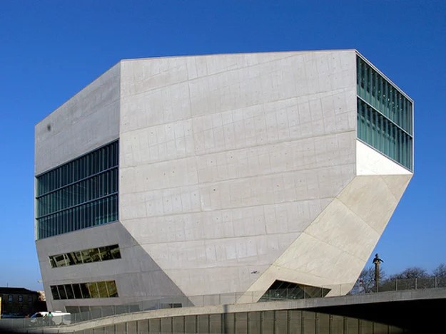 Bangunan Beton Modern