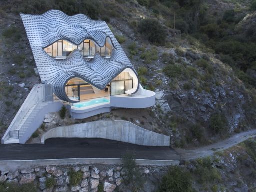 Rumah Aneh