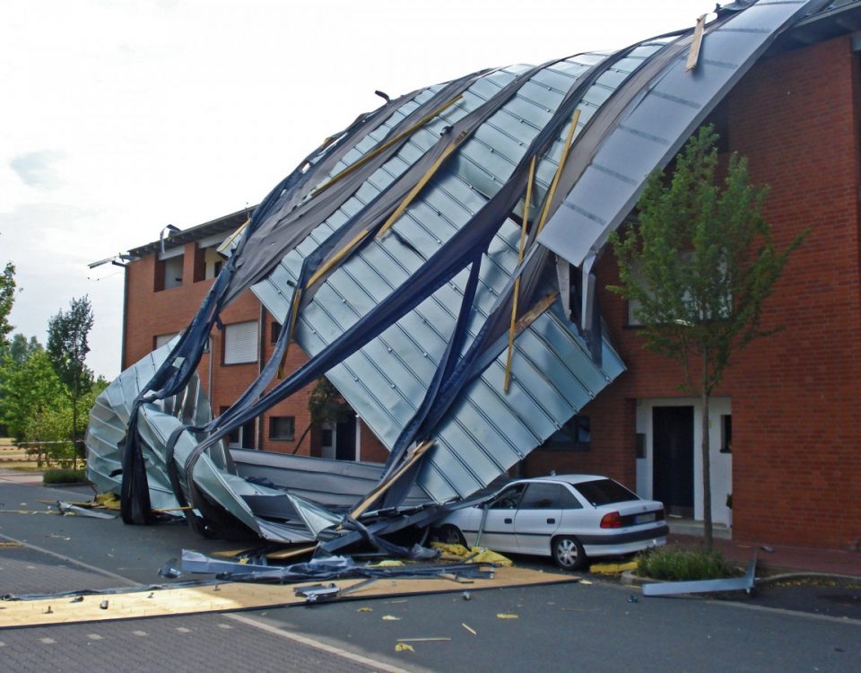 Atap Rumah Aman Angin